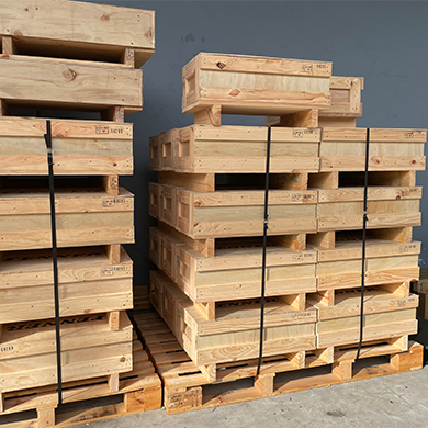 PP strapping on wooden crates